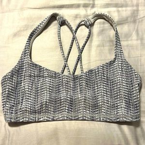 Lululemon Free To Be Bra Size 4. Excellent used condition.
